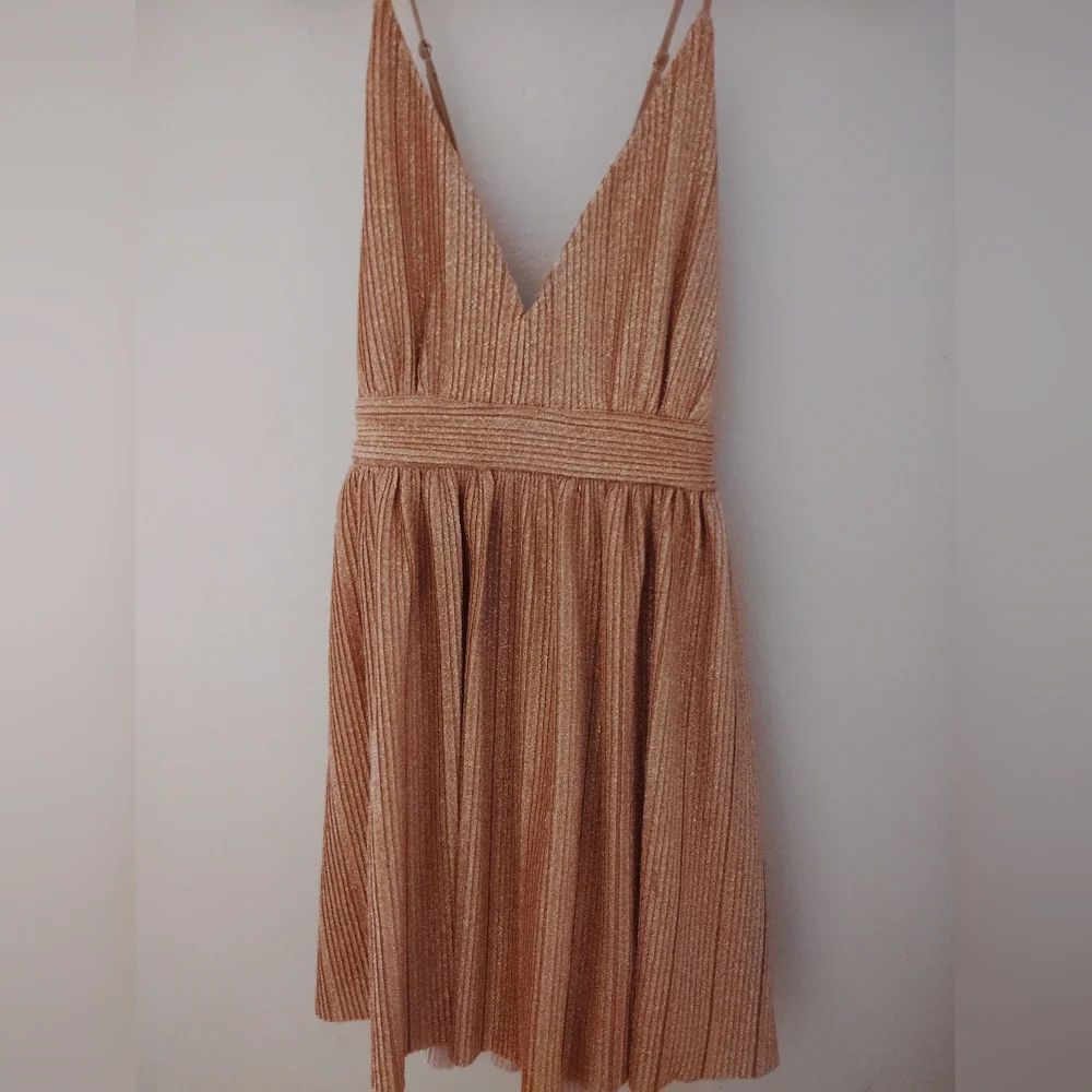 🦋Trixxi Gold Shimmer Backless Dress - Picture 4 of 8